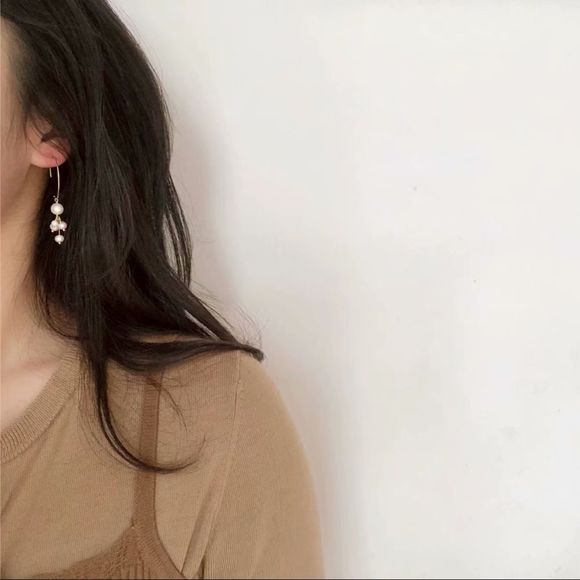 New Freshwater pearl cluster earrings Dangling Dainty gold pearl drop earrings - Picture 2 of 6